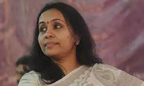 പ്രചാരണത്തിനിടെ അപകടം: വീണ ജോര്ജിന് പരിക്ക് പ്രചാരണത്തിനിടെ അപകടം: വീണ ജോര്ജിന് പരിക്ക്