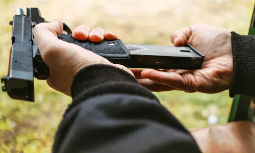 ഇടപ്പള്ളിയിലെ മാളിൽ തോക്കും വെടിയുണ്ടയും ഉപേക്ഷിച്ച നിലയിൽ കണ്ടെത്തി