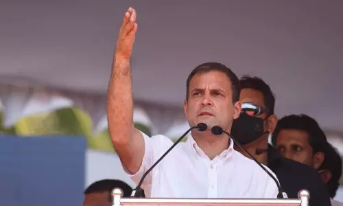 ഇലക്ഷന്‍ കമ്മീഷന്‍; രണ്ട് വാക്കുകള്‍ കൊണ്ട് തെരഞ്ഞെടുപ്പ് കമ്മീഷനെ വിമര്‍ശിച്ച് രാഹുല്‍ ഗാന്ധി