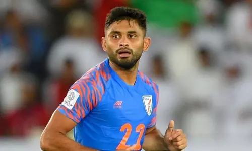 അനസ് എടത്തൊടിക വീണ്ടും ഐഎസ്എല്ലിലേക്ക്; സ്വന്തമാക്കുന്നത് ഈ ക്ലബ് അനസ് എടത്തൊടിക വീണ്ടും ഐഎസ്എല്ലിലേക്ക്; സ്വന്തമാക്കുന്നത് ഈ ക്ലബ്