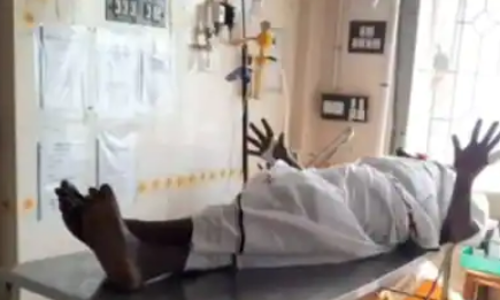 എം.കെ സ്റ്റാലിൻ മുഖ്യമന്ത്രിയാകണം; മാരിയമ്മന് ചെറുവിരല്‍ കാണിക്ക നല്‍കി ഡി.എം.കെ പ്രവര്‍ത്തകന്‍