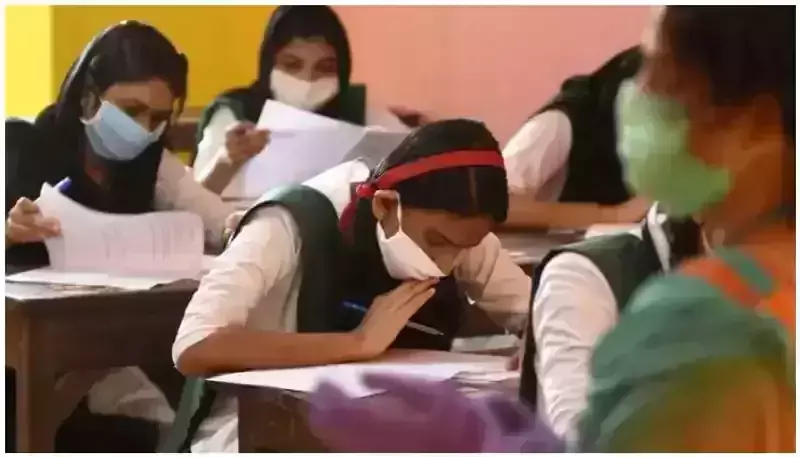 എസ്എസ്എല്സി, പ്ലസ് ടു പരീക്ഷ; കോവിഡ് പശ്ചാത്തലത്തില് ശ്രദ്ധിക്കേണ്ട കാര്യങ്ങള്.. എസ്എസ്എല്സി, പ്ലസ് ടു പരീക്ഷ; കോവിഡ് പശ്ചാത്തലത്തില് ശ്രദ്ധിക്കേണ്ട കാര്യങ്ങള്..