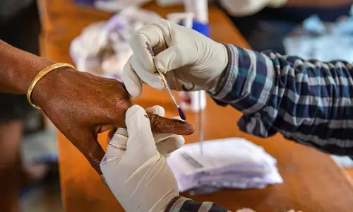 വോട്ടിംഗ് നില അനുകൂലമെന്ന് എല്.ഡി.എഫും യു.ഡി.എഫും; നേമം അടക്കം അഞ്ച് മണ്ഡലങ്ങള് നേടുമെന്ന് ബി.ജെ.പി വോട്ടിംഗ് നില അനുകൂലമെന്ന് എല്.ഡി.എഫും യു.ഡി.എഫും; നേമം അടക്കം അഞ്ച് മണ്ഡലങ്ങള് നേടുമെന്ന് ബി.ജെ.പി