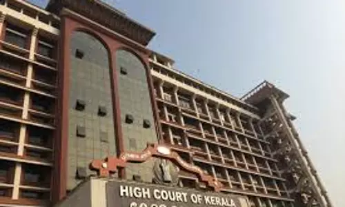 റോഡപകടങ്ങൾ കുറയ്ക്കാൻ കർശന നടപടി വേണമെന്ന് ഹൈക്കോടതി