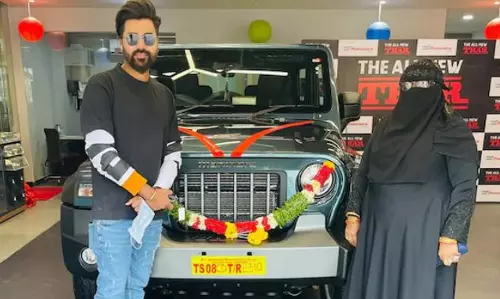 മഹീന്ദ്ര വാക്ക് പാലിച്ചു; മുഹമ്മദ് സിറാജിനും ഥാർ കൈമാറി മഹീന്ദ്ര വാക്ക് പാലിച്ചു; മുഹമ്മദ് സിറാജിനും ഥാർ കൈമാറി