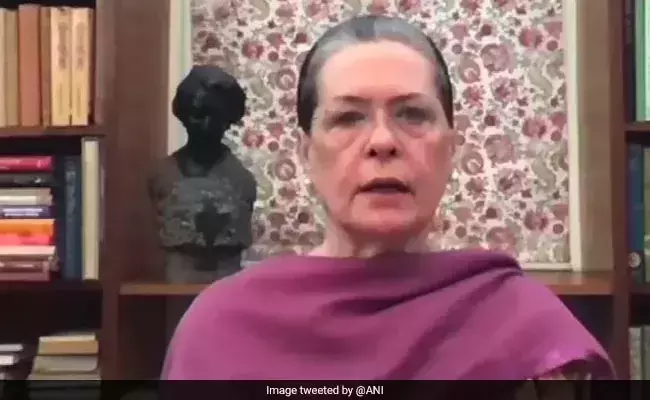 സമൂഹത്തെ ഭിന്നിപ്പിക്കുന്ന ശക്തികളെ പരാജയപ്പെടുത്തുക; കേരളത്തോട് യുഡിഎഫിന് വോട്ട് ചെയ്യാന് അഭ്യര്ഥിച്ച് സോണിയ ഗാന്ധി സമൂഹത്തെ ഭിന്നിപ്പിക്കുന്ന ശക്തികളെ പരാജയപ്പെടുത്തുക; കേരളത്തോട് യുഡിഎഫിന് വോട്ട് ചെയ്യാന് അഭ്യര്ഥിച്ച് സോണിയ ഗാന്ധി