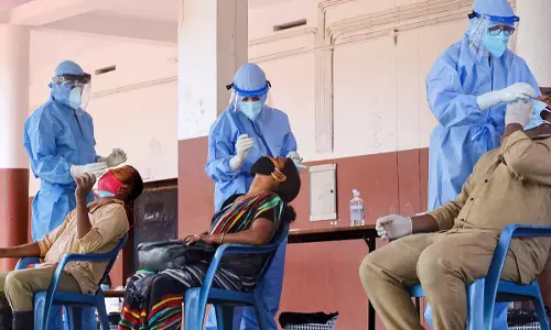 സംസ്ഥാനത്ത് ടെസ്റ്റ് പോസിറ്റിവിറ്റി നിരക്ക് ഉയരുന്നു; പ്രതിദിന കേസുകൾ പതിനായിരമായേക്കും