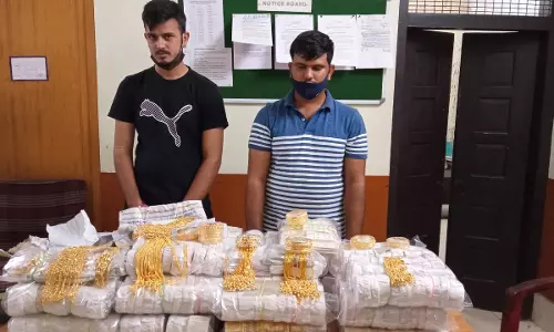 പതിമൂന്നര കോടിയുടെ സ്വര്‍ണം ട്രെയിനില്‍; കോഴിക്കോട്ട് രണ്ട് പേര്‍ പിടിയില്‍