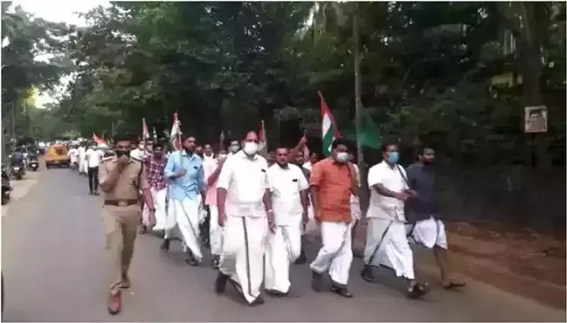 ബാലുശേരിയില്‍ സംഘര്‍ഷത്തിന് അയവില്ല: കോൺഗ്രസ് പാർട്ടി ഓഫിസ് തീയിട്ടു; വീടുകള്‍ക്ക് നേരെ കല്ലേറ്