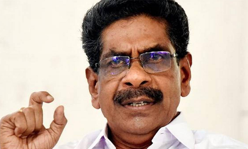 നട്ടെല്ലുള്ള ഐ.പി.എസ് ഉദ്യോഗസ്ഥർ പൊലീസിലില്ലെന്ന് മുല്ലപ്പള്ളി