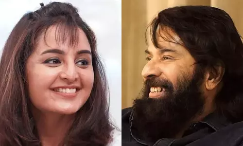 ദൈവമേ, മമ്മൂക്ക എന്റെ ഫോട്ടോ എടുക്കുന്നല്ലോ; അനുഭവം പങ്കുവച്ച് മഞ്ജു വാര്യർ ദൈവമേ, മമ്മൂക്ക എന്റെ ഫോട്ടോ എടുക്കുന്നല്ലോ; അനുഭവം പങ്കുവച്ച് മഞ്ജു വാര്യർ