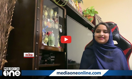 സ്‌ക്രൂകൊണ്ട് കൂറ്റൻ ചിത്രം; റെക്കോർഡിട്ട് കുടുംബം