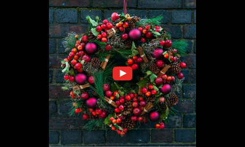 നക്ഷത്രക്കൂട്ടത്തിനൊപ്പം താരമായി ക്രിസ്തുമസ് റീത്തുകളും