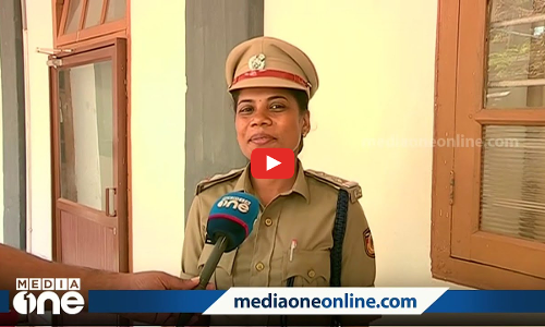 ഇത് സൗമ്യ പൊലീസായ കഥ. പാലപ്പിള്ളി ആദിവാസി ഊരിലെ ആദ്യ പൊലീസ് ഓഫീസർ